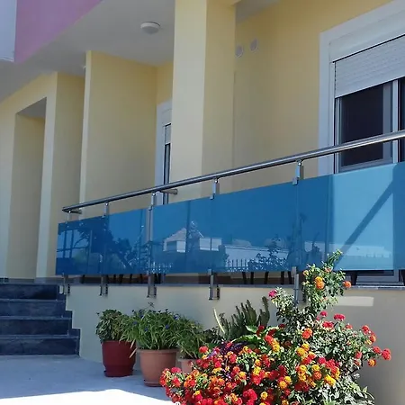 Welcome * Sarandë